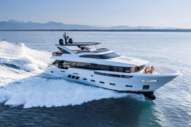 Motor Yachts by Type of Hull or Displacement