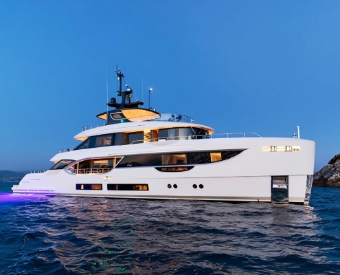 Benetti Oasis 34 Superycht for sale Italy