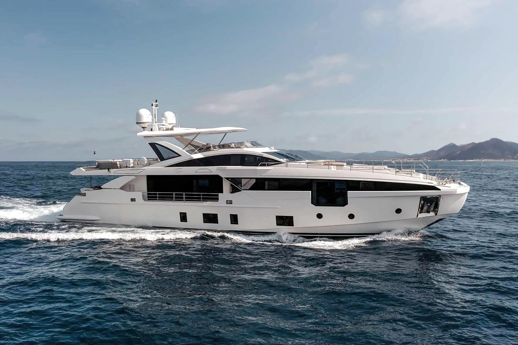 Azimut Grande Trideck coming to Asia, Yacht Style